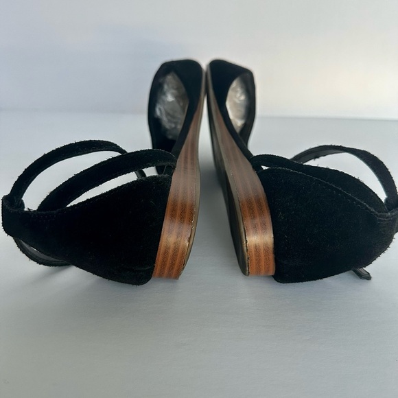 Crown Vintage Women’s black pointed toe faux suede ballet flat adjustable strap - Picture 10 of 17